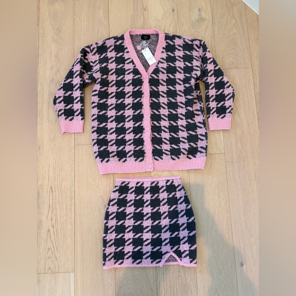 Vici Oversized Pink and Black Skirt set Skirt is XS, Top is Small